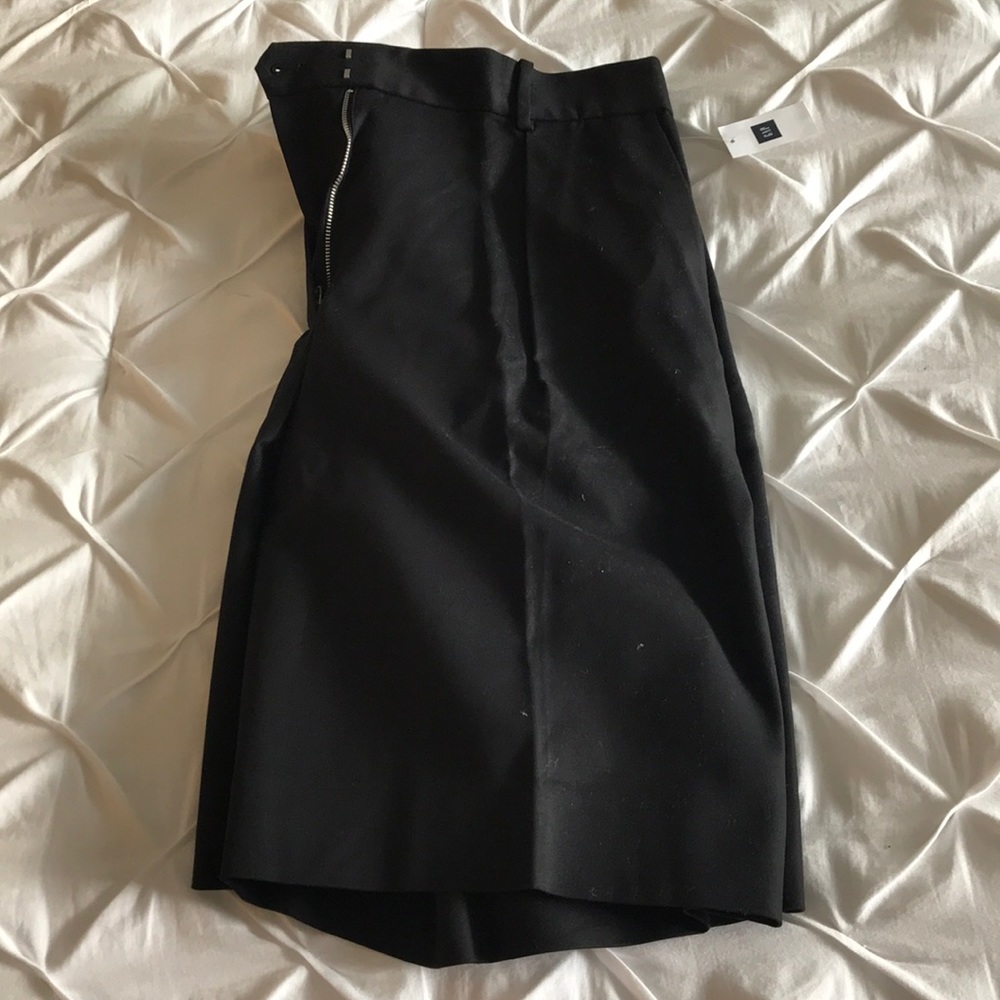 Women’s Size 16 Black Gap Shorts